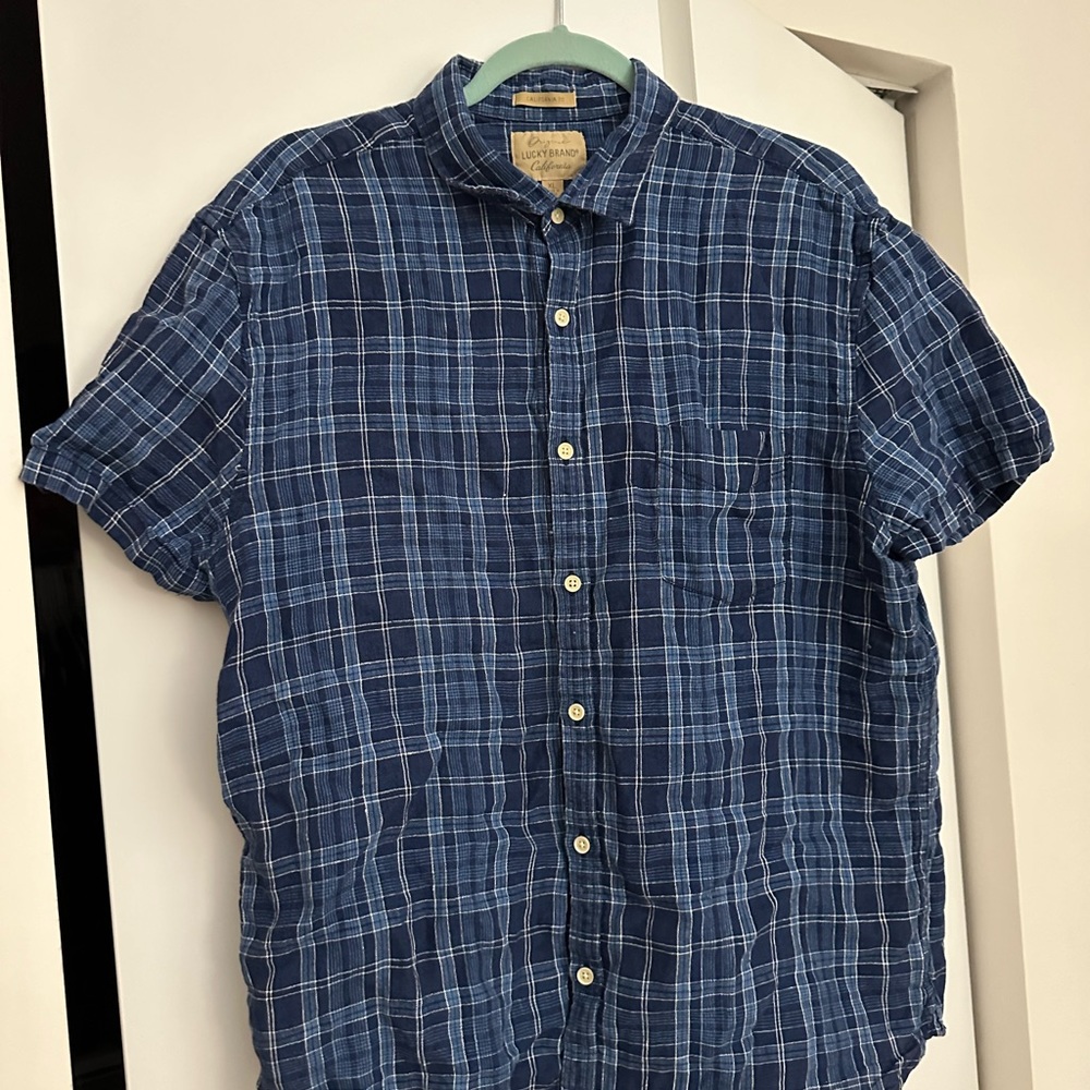 Good condition men’s Lucky Brand button down